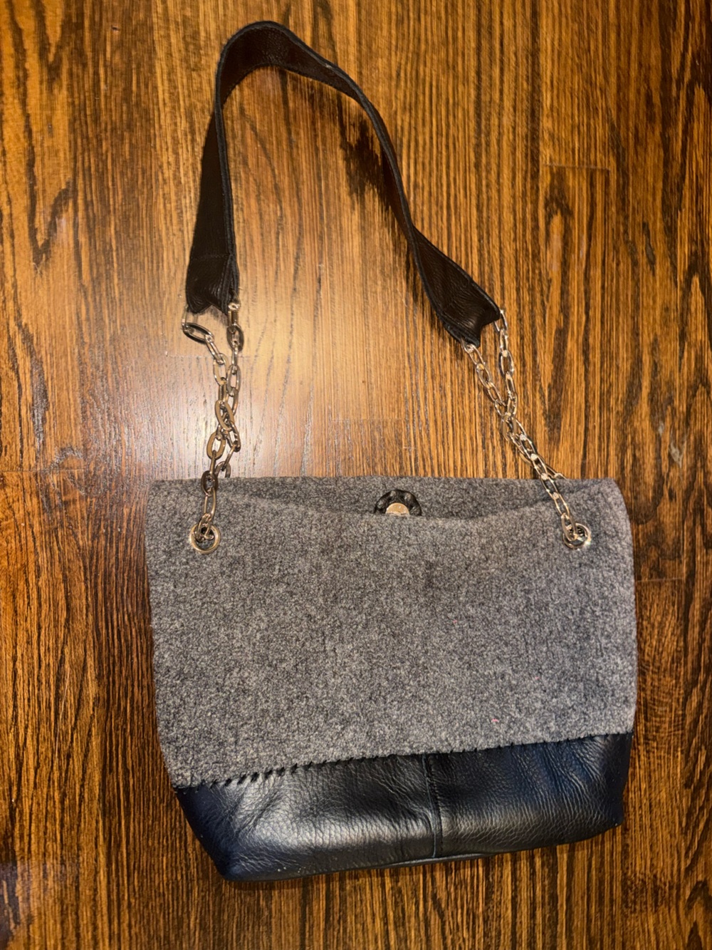 Gray Felt and Black Leather Shoulder Bag with Chain Strap